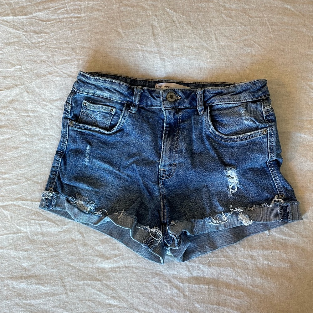 Zara Trafaluc jean shorts. Size 02.